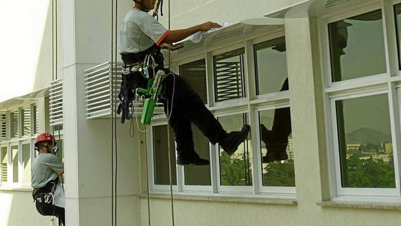 Empresa de Limpeza de Vidros em Altura Contato Aclimação - Limpeza de Vidros São Paulo