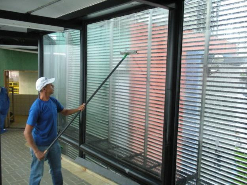 Limpeza de Vidros Pós Obra Preços Parque Dom Pedro - Limpeza de Vidros Profissional